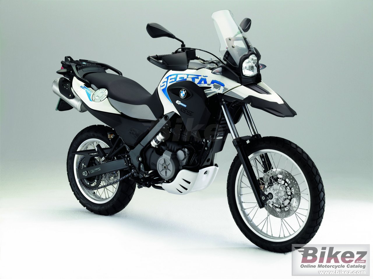 Big BMW g 650 gs sertao picture and wallpaper from Bikez.com